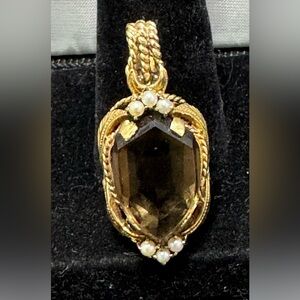 14K gold quartz/seed pearl pendant.